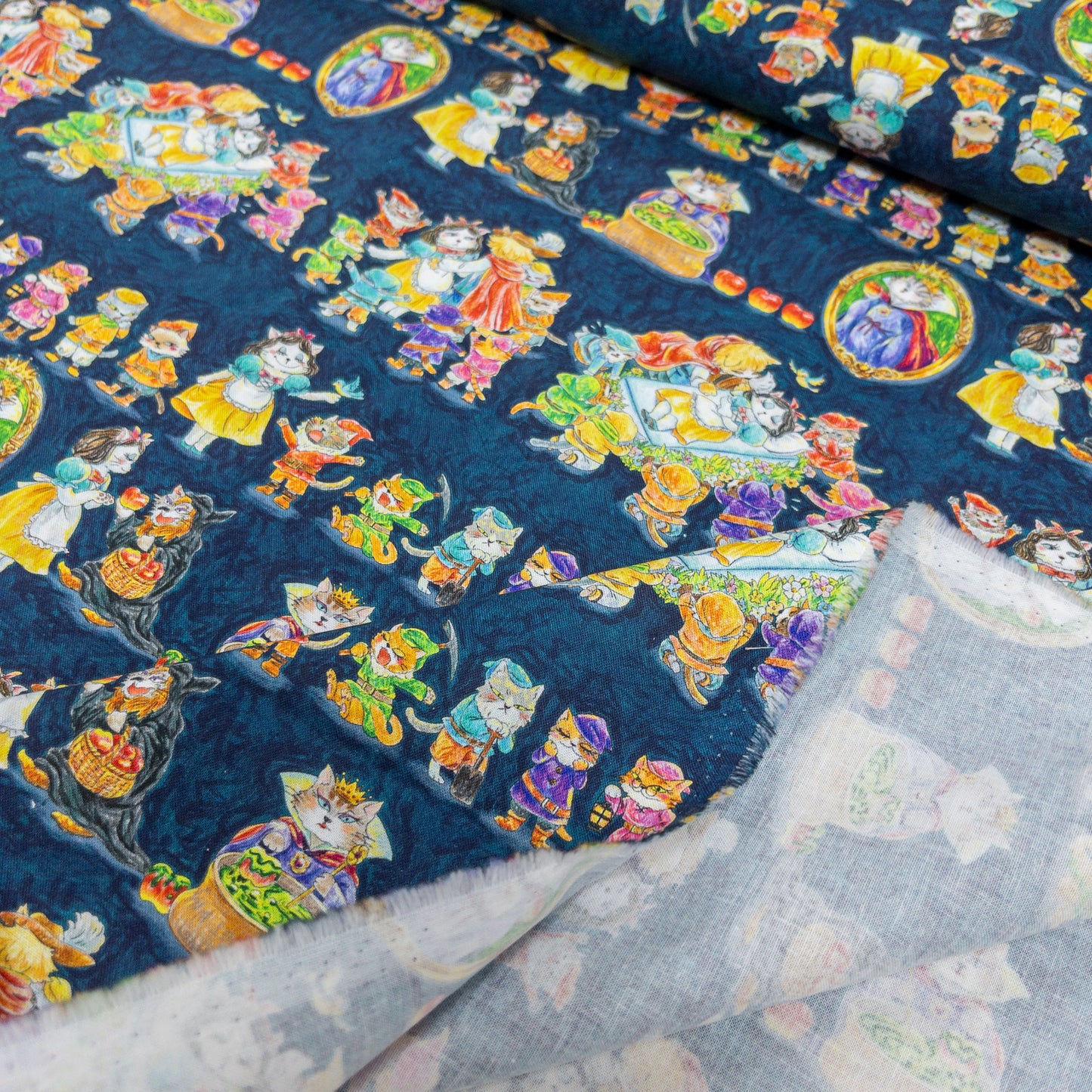 Japan | 『Hoyoka』Snow White Cats 白雪貓貓 | cotton printed sheeting 純棉
