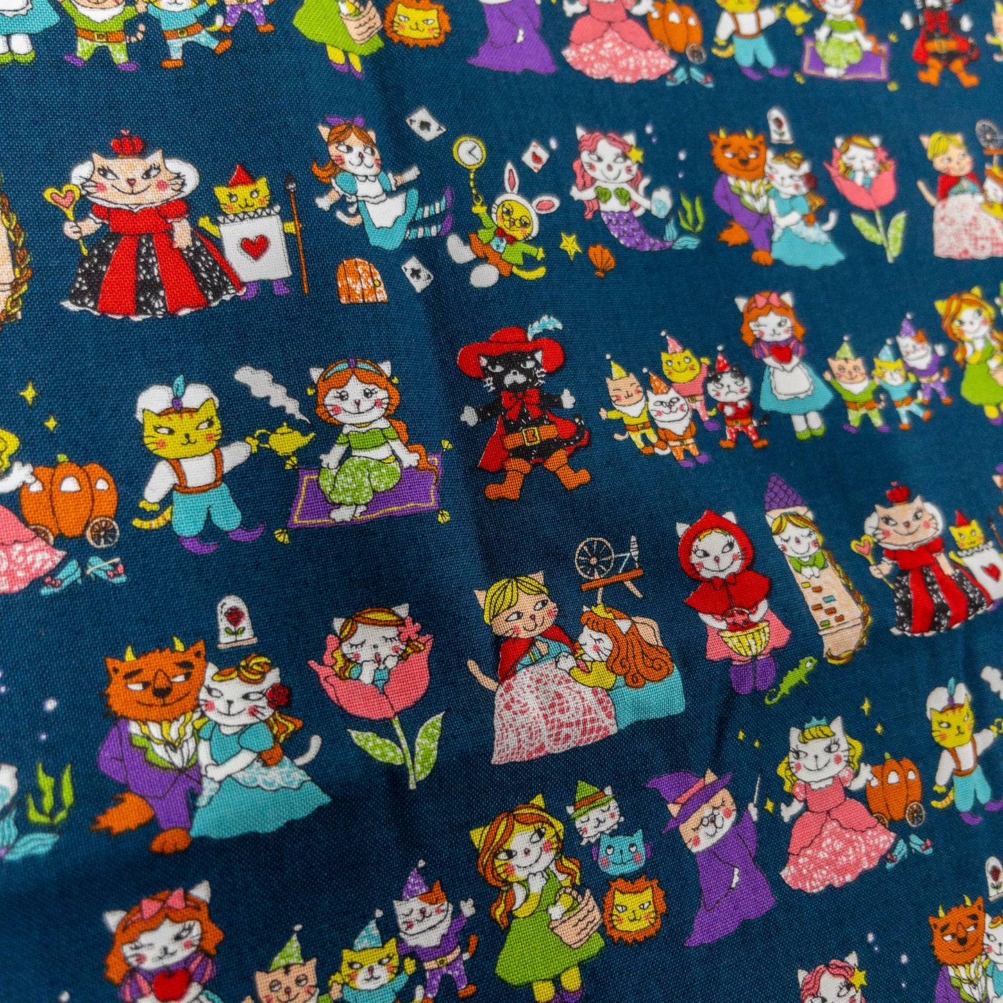 Japan | cat fairy tale 貓貓童話故事 | cotton printed sheeting 純棉