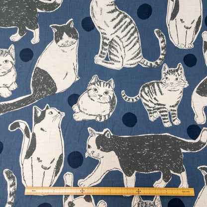 Kobayashi | Nordic Polka Dot Cat 波點大貓 | cotton linen 棉麻