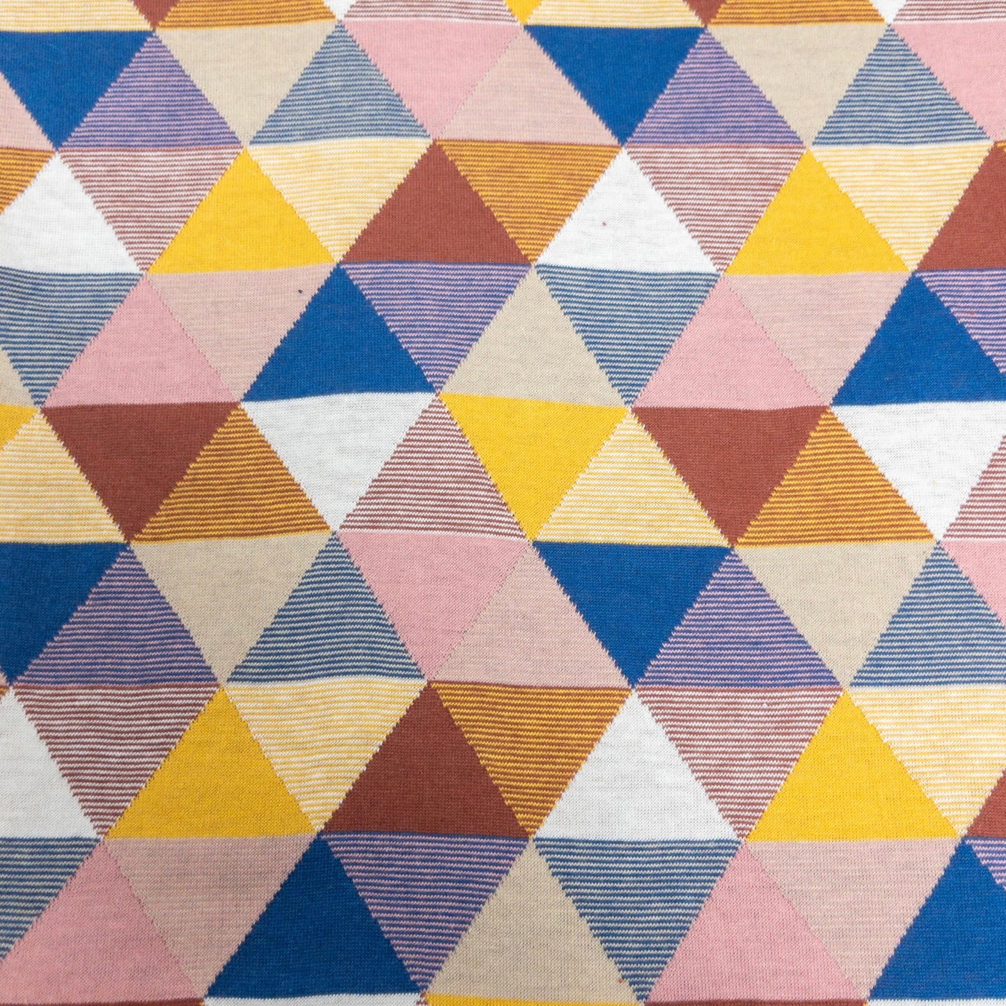 maffon | triangle patterns beige pink blue yellow 三角拼色 米粉藍黃 | cotton jacquard knit 雙面純棉提花針織 - 170cm