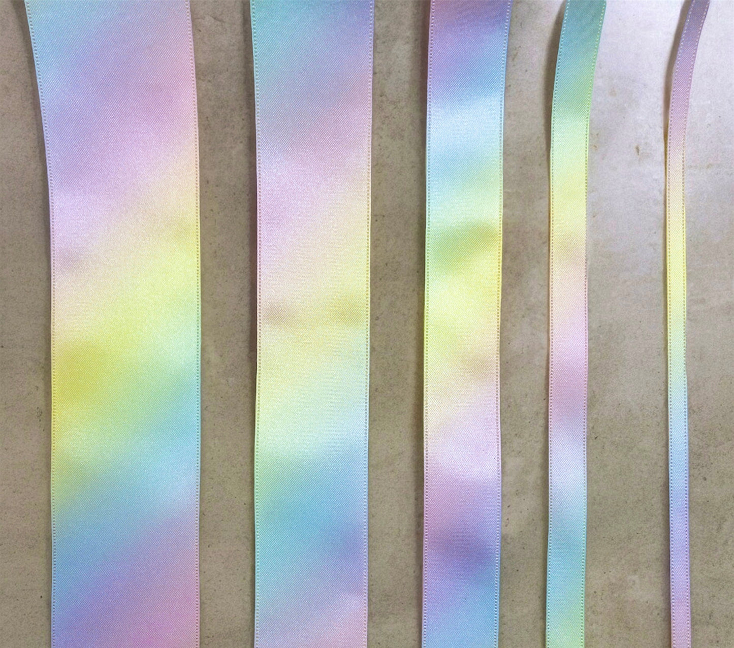 ribbon 絲帶 | gradient rainbow colors 漸變彩虹色