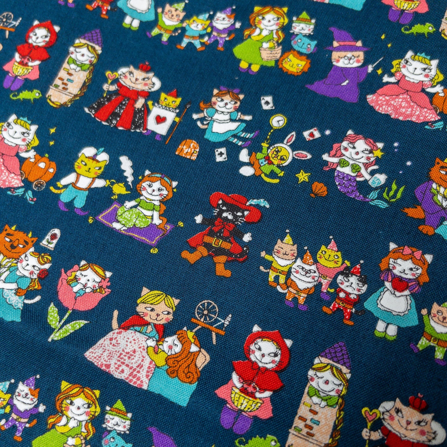 Japan | cat fairy tale 貓貓童話故事 | cotton printed sheeting 純棉