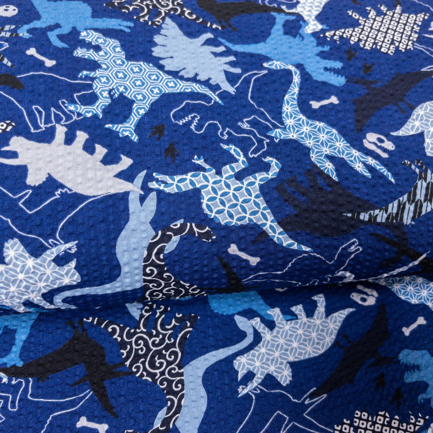 Japan | japanese dinosaurs 和風紋恐龍 | cotton seer sucker 泡泡棉浴衣布