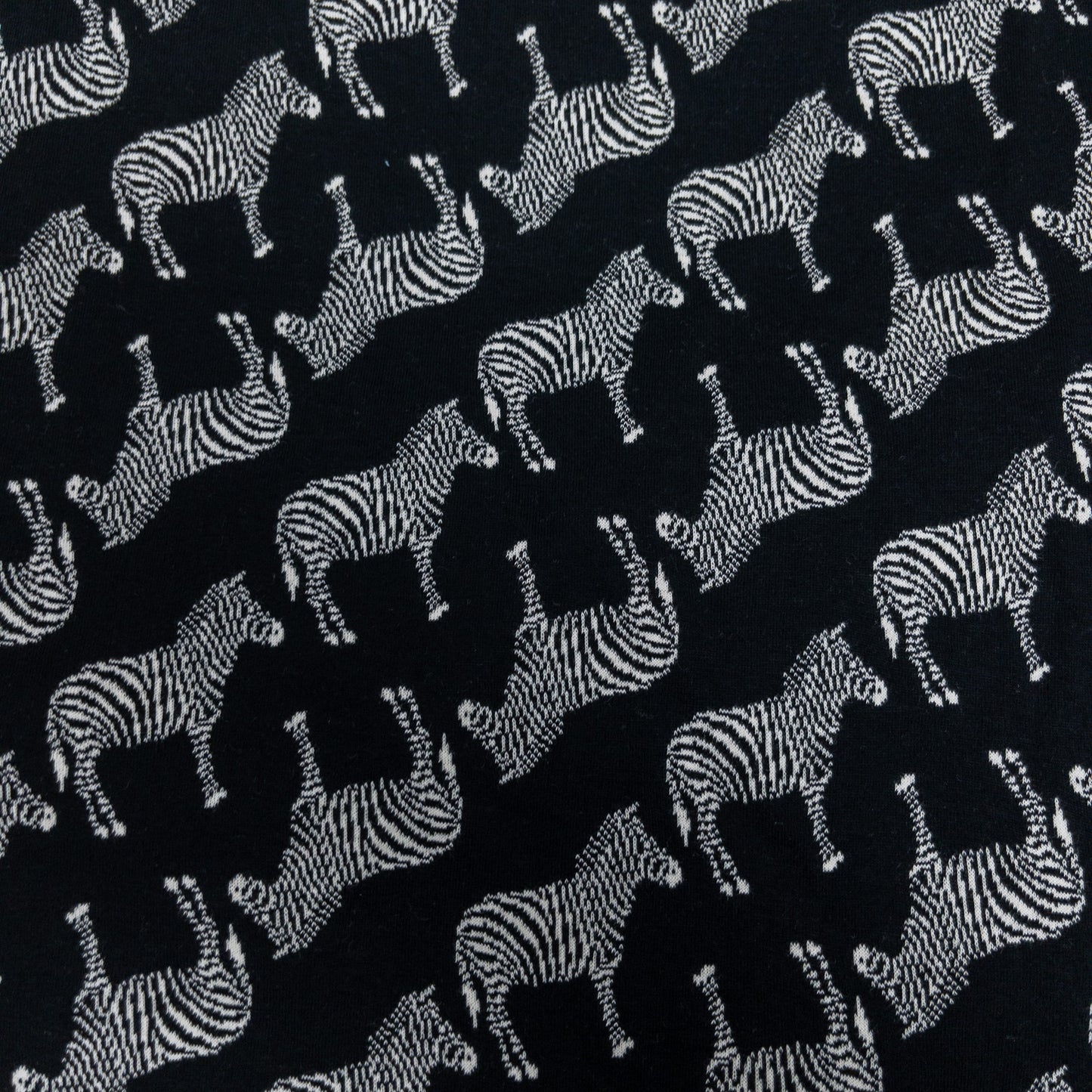 maffon | zebra black ivory 班馬 黑+米色 | cotton jacquard knit 雙面純棉提花針織 - 160cm