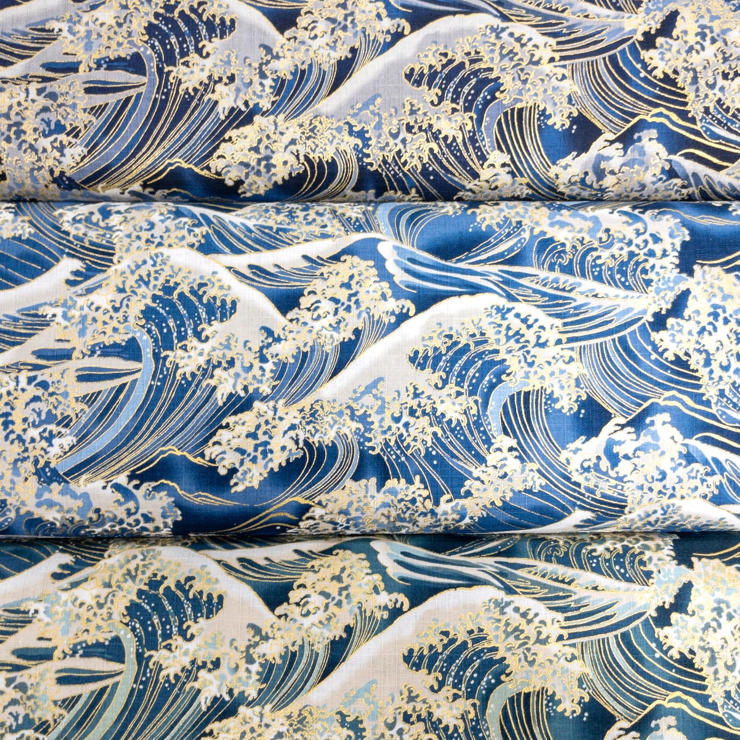 Japan | gilded the great wave off kanagawa 燙金神奈川沖浪裏 | cotton shantung 竹節棉
