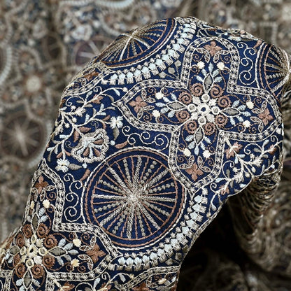 India | halo embroidered fabric 花輪花紋刺繡布