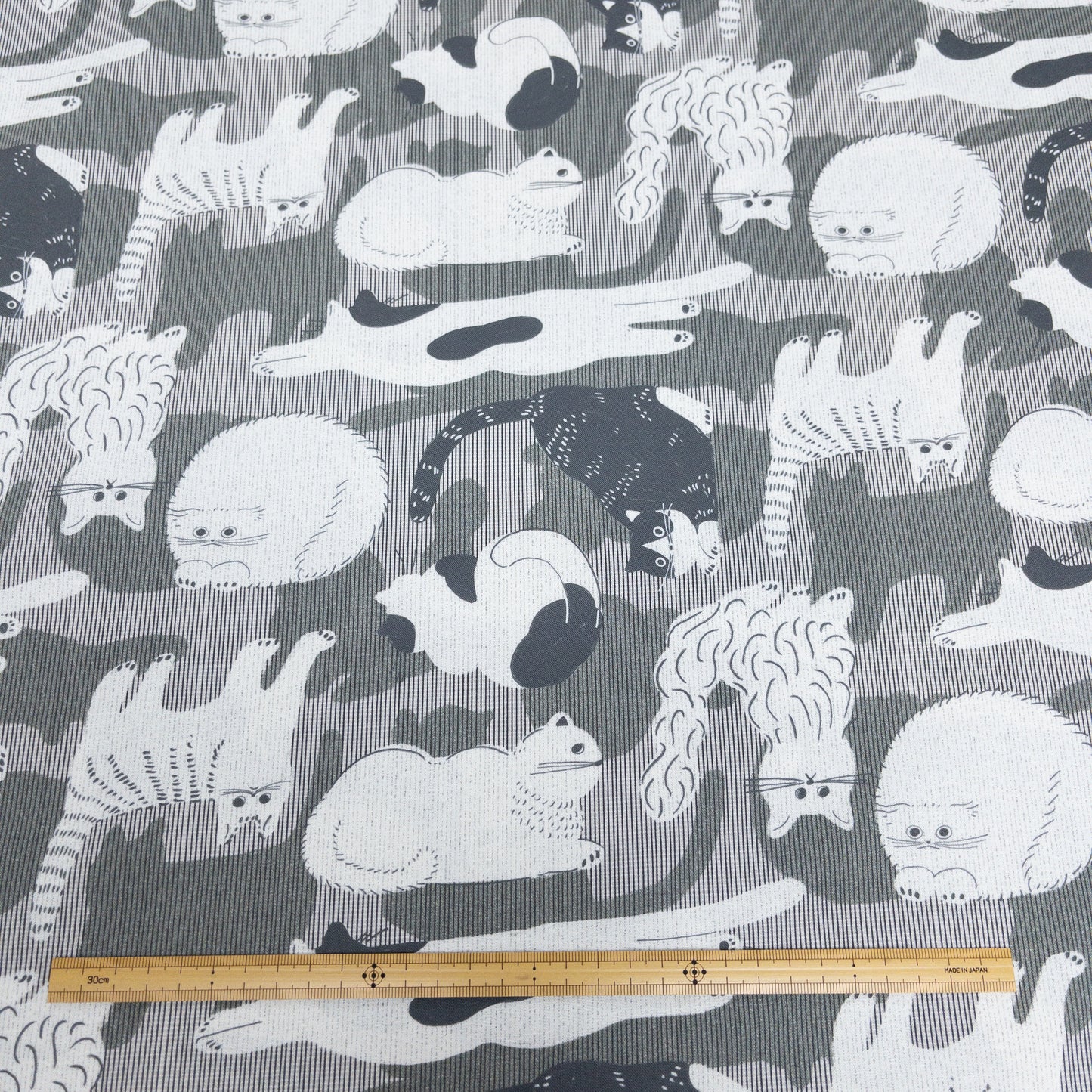 nora. | hairy cat 毛茸茸貓貓 | cotton printed sheeting 純棉