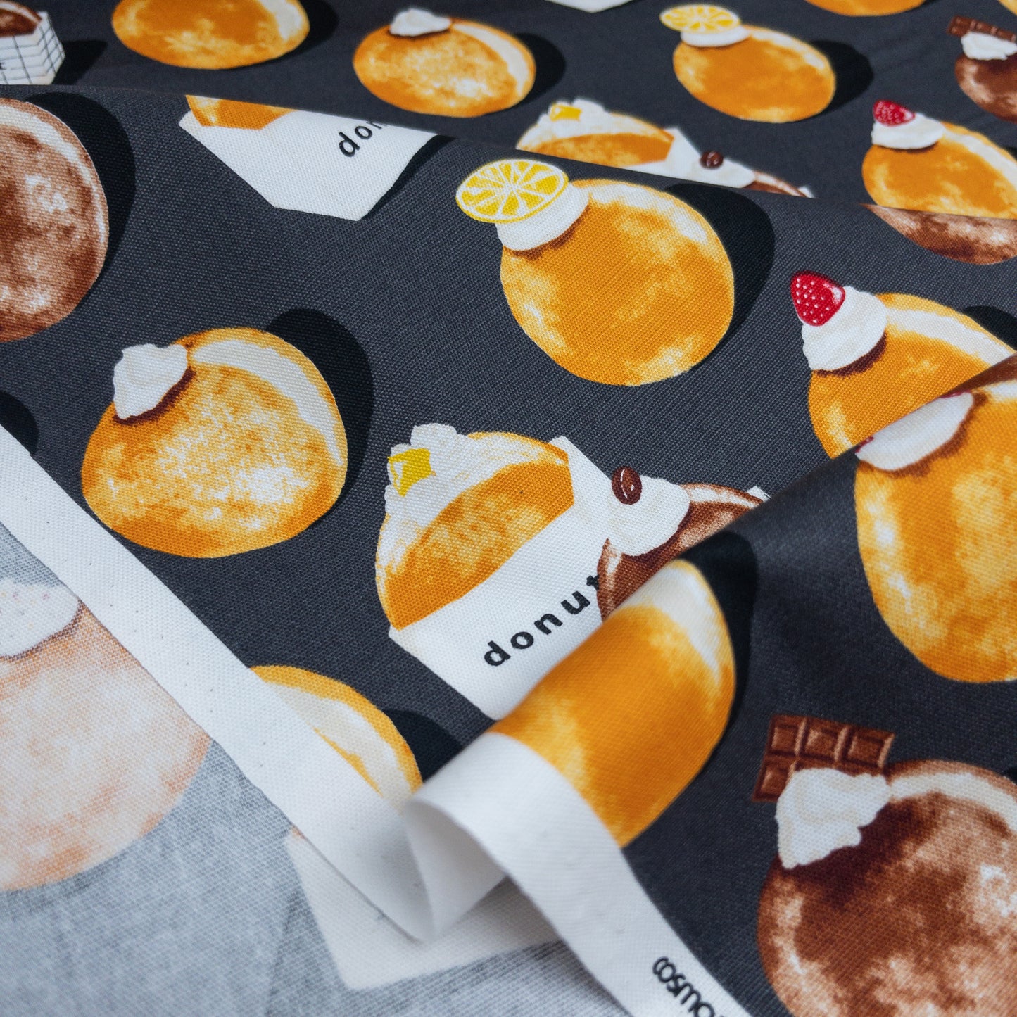 Japan | Boston cream donuts 波士頓冬甩 | cotton printed oxford 純棉