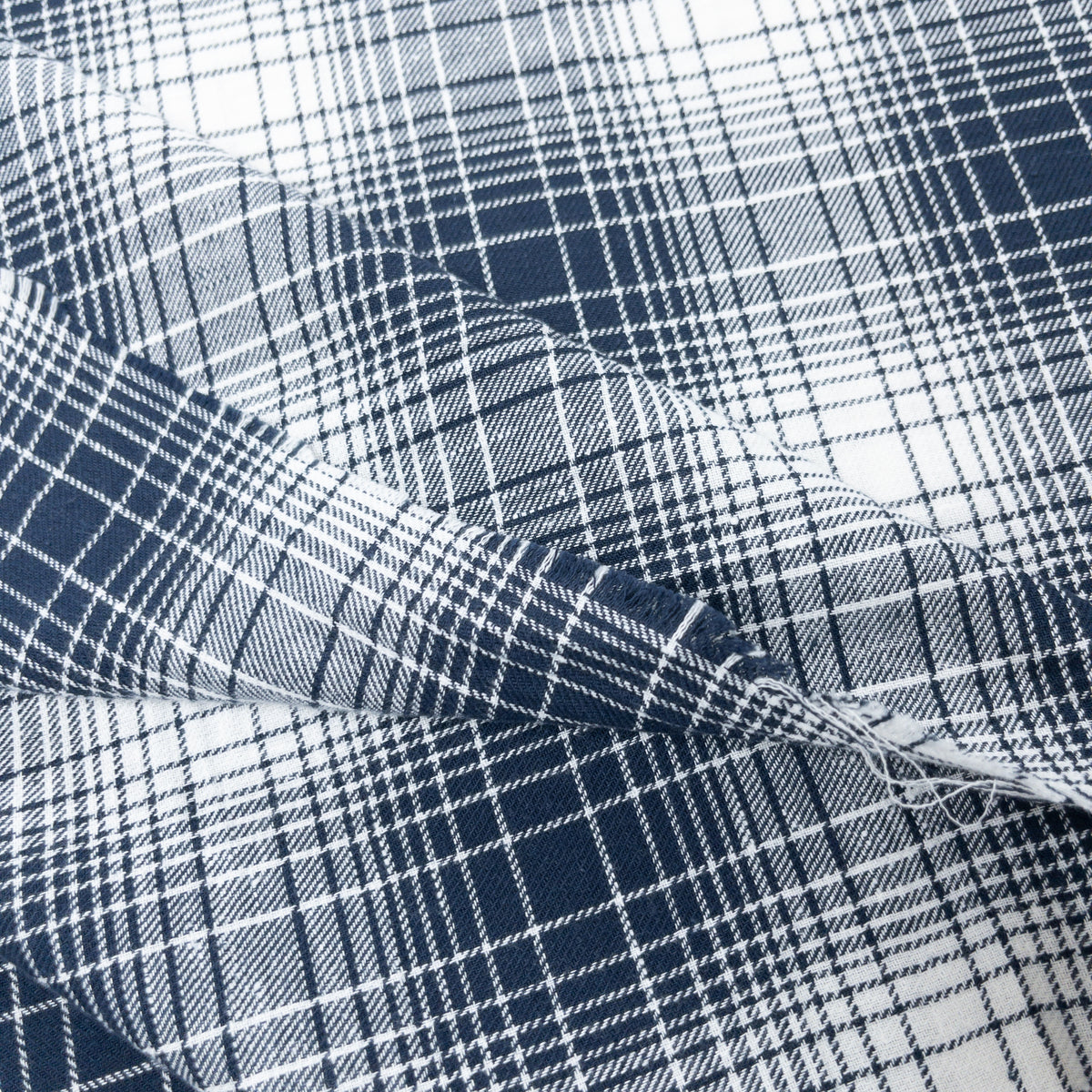 Japan | 白藍漸變格紋線 blue x white checkered  | cotton yarn-dyed brushed 純棉先染起毛