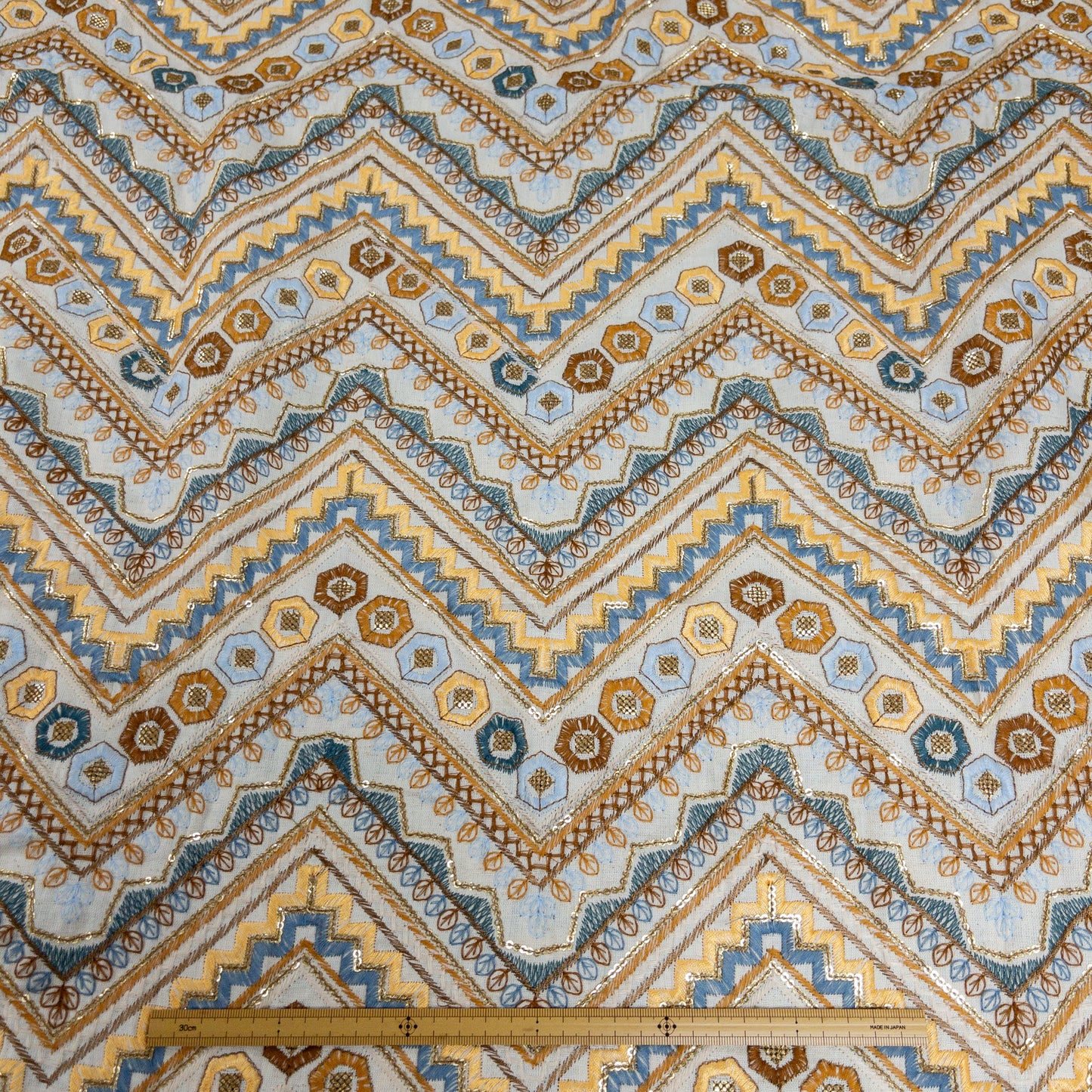 India | ethnic sequin embroidered fabric 民族珠片刺繡布