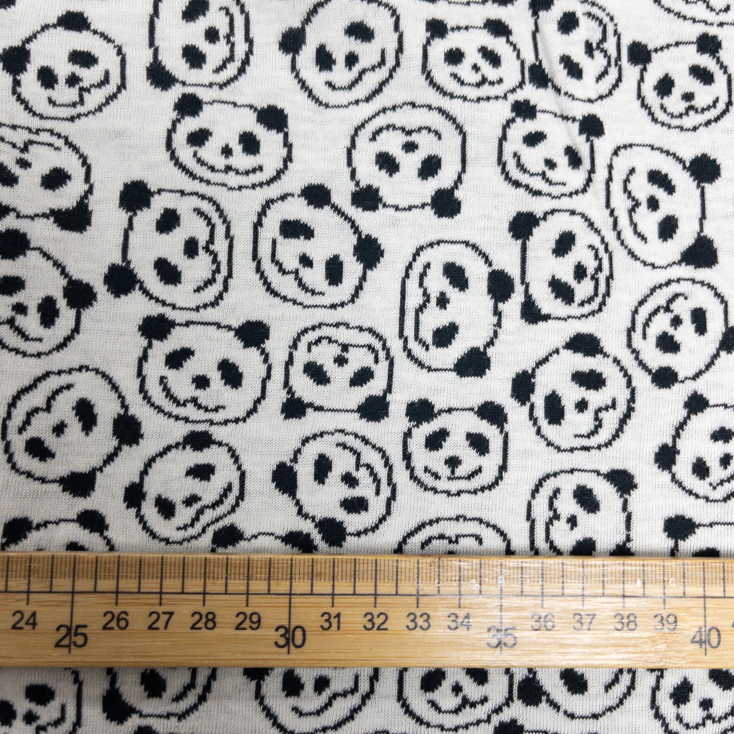 maffon | panda black ivory 熊貓 黑+米色 | cotton jacquard knit 雙面純棉提花針織 - 160cm