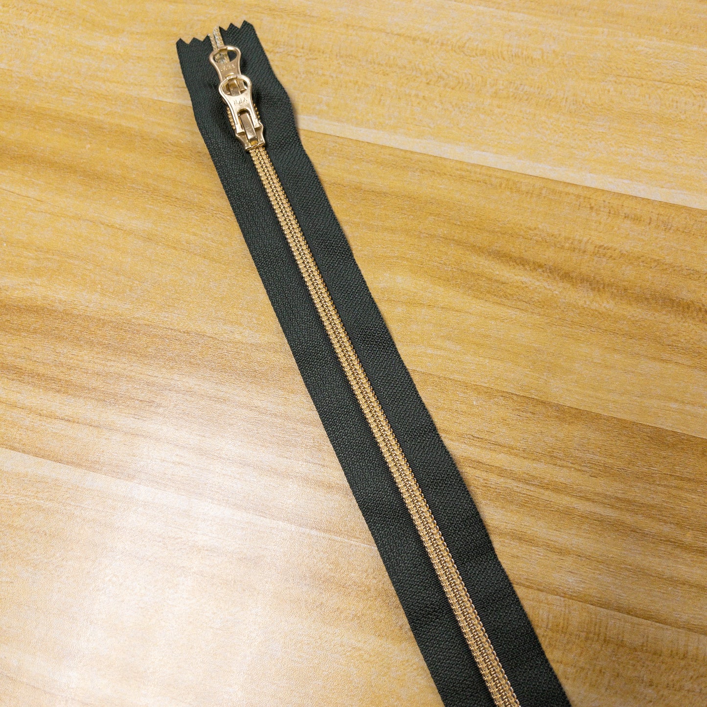 YKK Metallion Gold Coil Nylon close end double slide zipper 50cm 4 colors YKK金色尼龍密尾雙頭拉鍊 50cm 4色