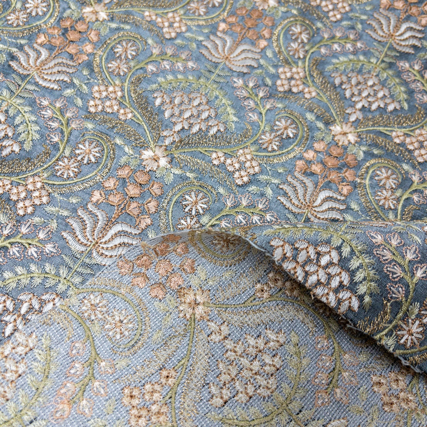 India | flowers embroidered fabric 花朵開屏刺繡布