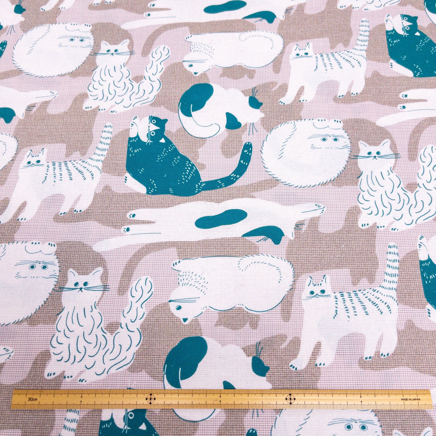 nora. | hairy cat 毛茸茸貓貓 | cotton printed sheeting 純棉
