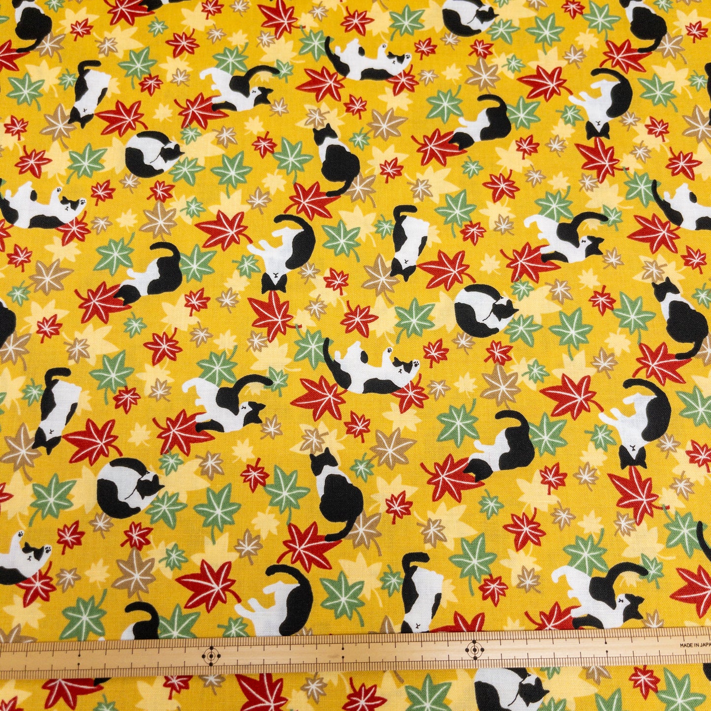 Japan | japanese maple leaf & cats 和風楓葉貓貓 | cotton printed sheeting 純棉