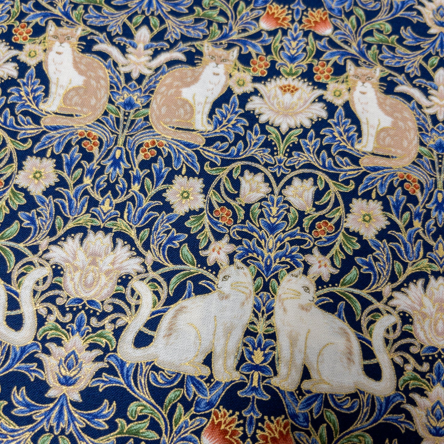 Quilt Gate | Cat relief pattern 貓貓浮雕圖案 | cotton printed sheeting 純棉
