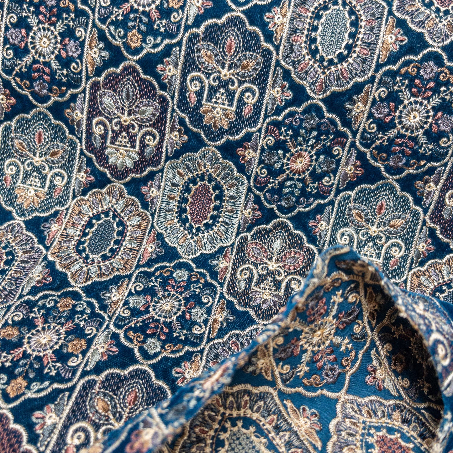 India | Peacock blue ethnic embroidery fabric 孔雀藍民族風絨毛面刺繡布