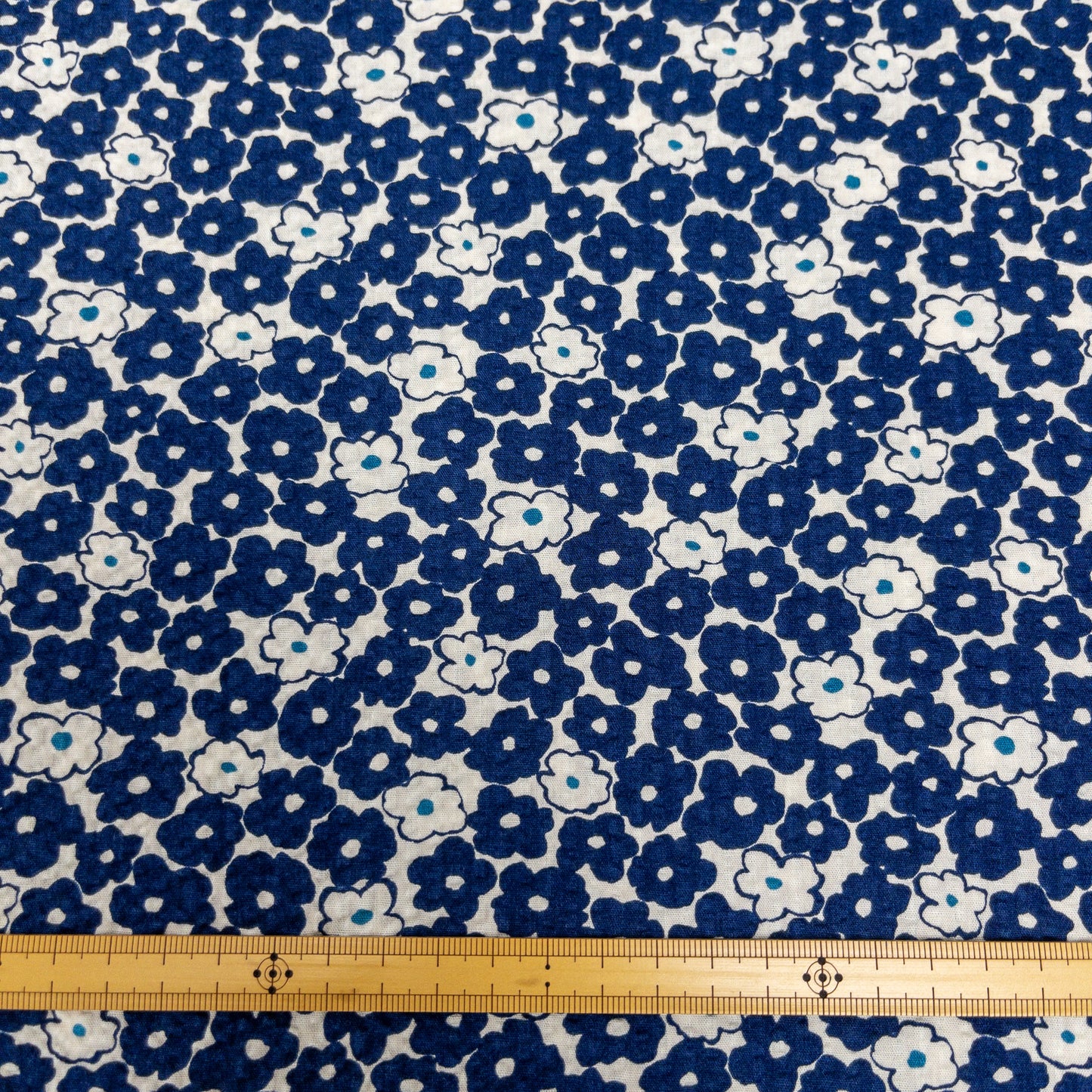Japan | blue little flowers 北歐藍色小花朵 | cotton seer sucker 泡泡棉浴衣布