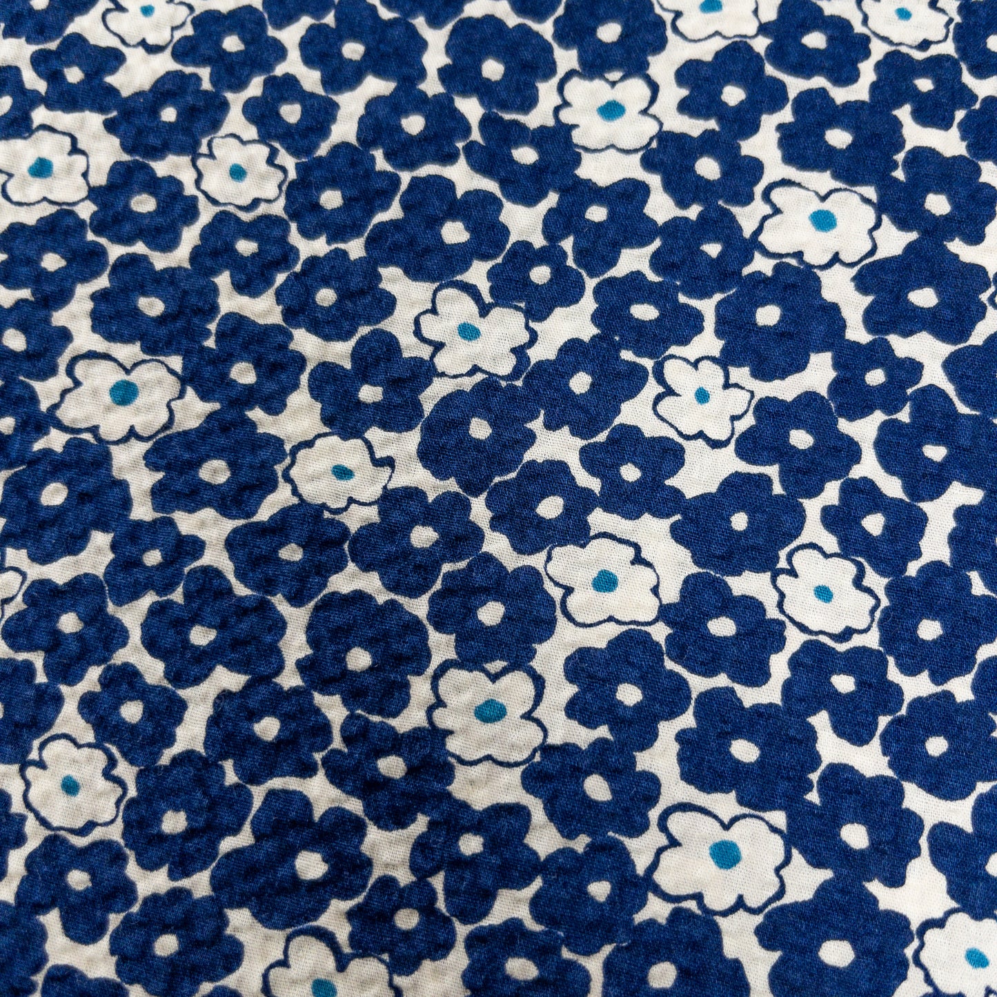Japan | blue little flowers 北歐藍色小花朵 | cotton seer sucker 泡泡棉浴衣布