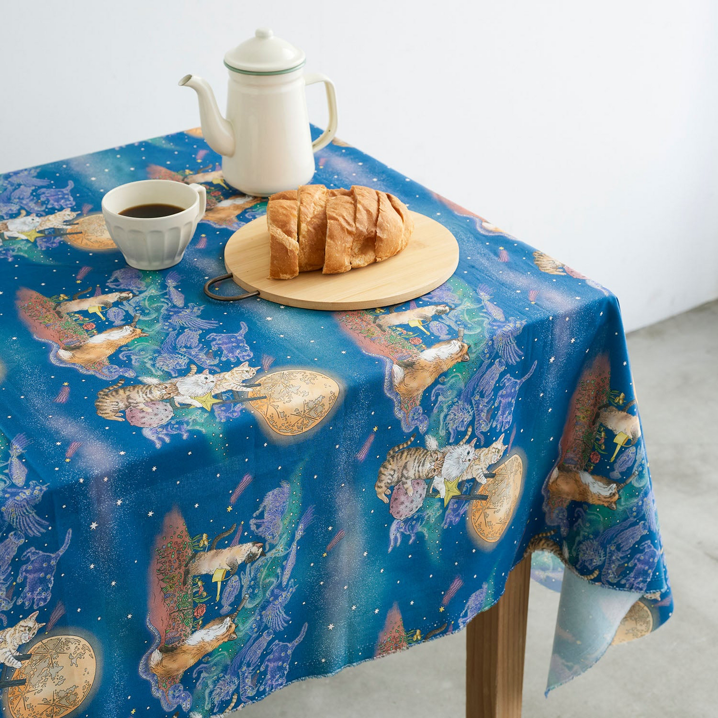 Japan | 365 cat. art Cats in the Moonlight 月光下的童話世界貓貓 | cotton printed sheeting 純棉