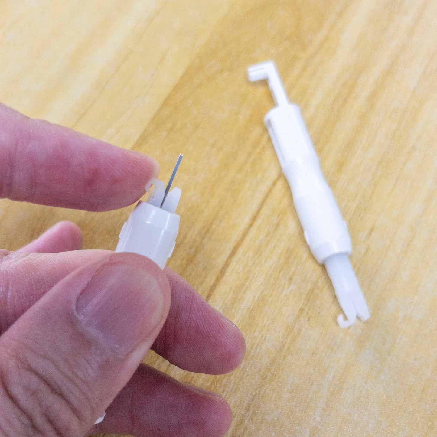 Janome handy needles threader 穿線器 換針器 (衣車及鈒骨車均適合使用)