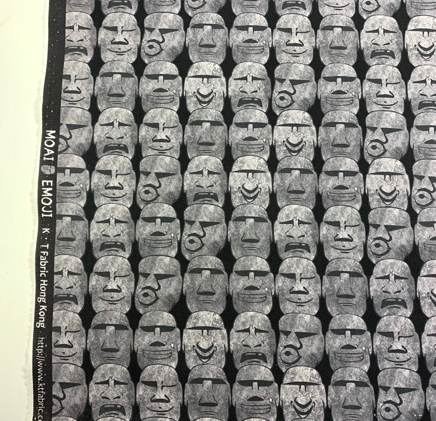 【K‧T FABRIC】摩艾石像 Moai emoji cotton printed oxford 純棉